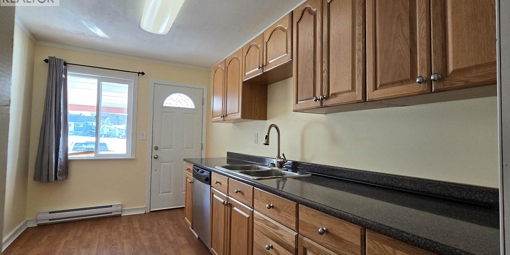 10 GANDER CRESCENT Kitimat Photo 4 10 GANDER CRESCENT Kitimat Photo 4